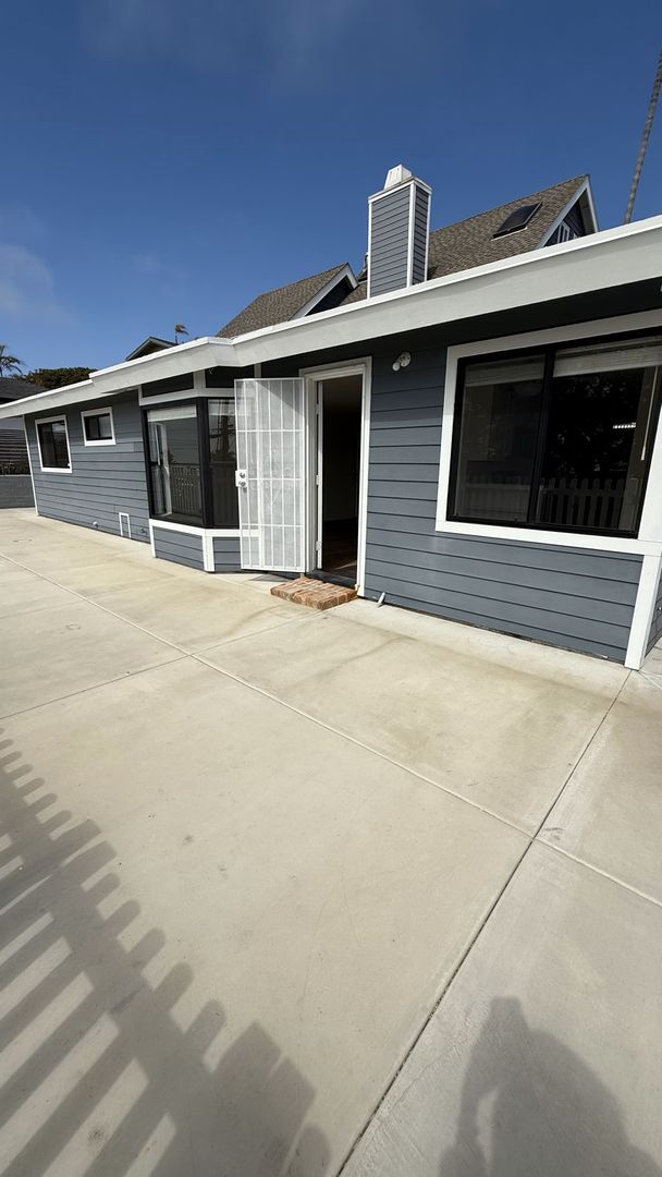 Building Photo - Beach Style Living in Encinitas, CA!