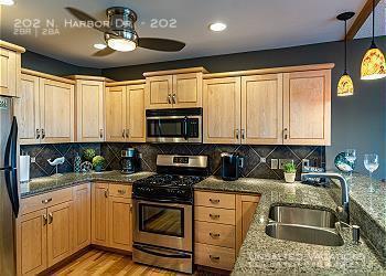 Building Photo - Harbour Front Condo with Channel View!