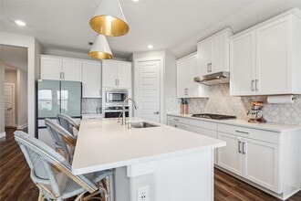 Building Photo - 2707 Oakheath Crst Ct