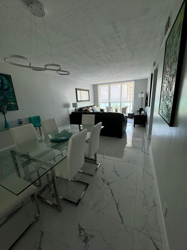 Building Photo - 3801 S Ocean Dr