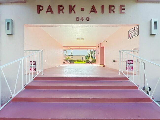 Foto del edificio - 640 N Park Ave