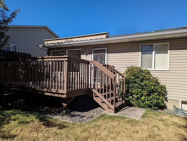 Building Photo - Updated 2 bedroom condo near North 40