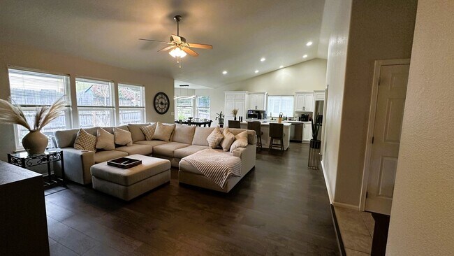 Foto del edificio - Great 3 Bedroom 2 Bath House!