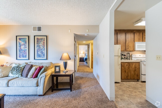 1BR, 1BA - Sunflorin Village