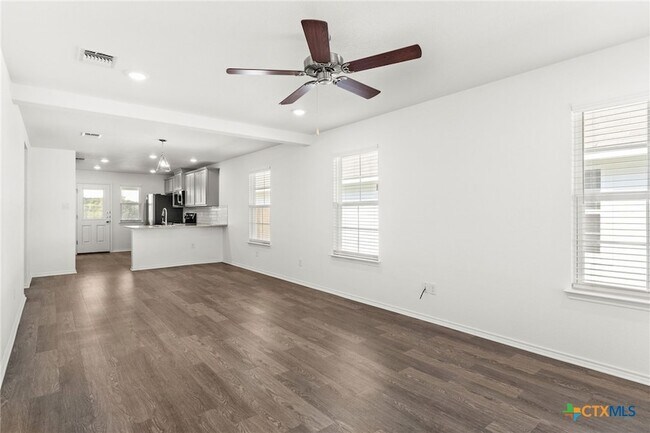 Building Photo - 317 Monty Ave