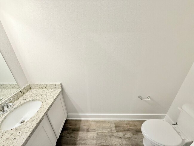 Foto del edificio - Stunning Townhome - Prime Pensacola Location