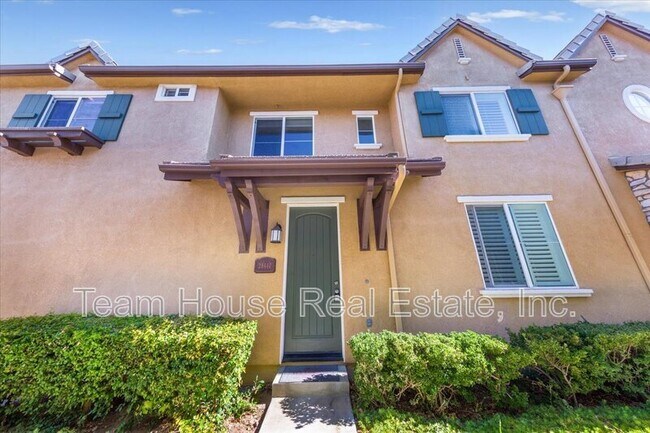 Foto del edificio - 28440 Mirabelle Ln