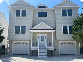 Building Photo - 24 Harold Ln