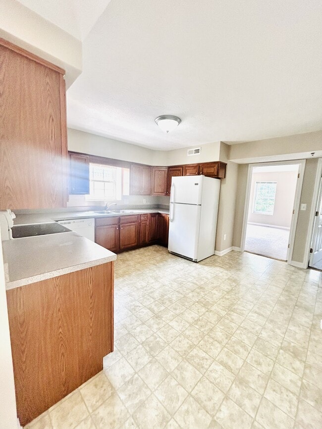 Building Photo - 38 Rosette Ln