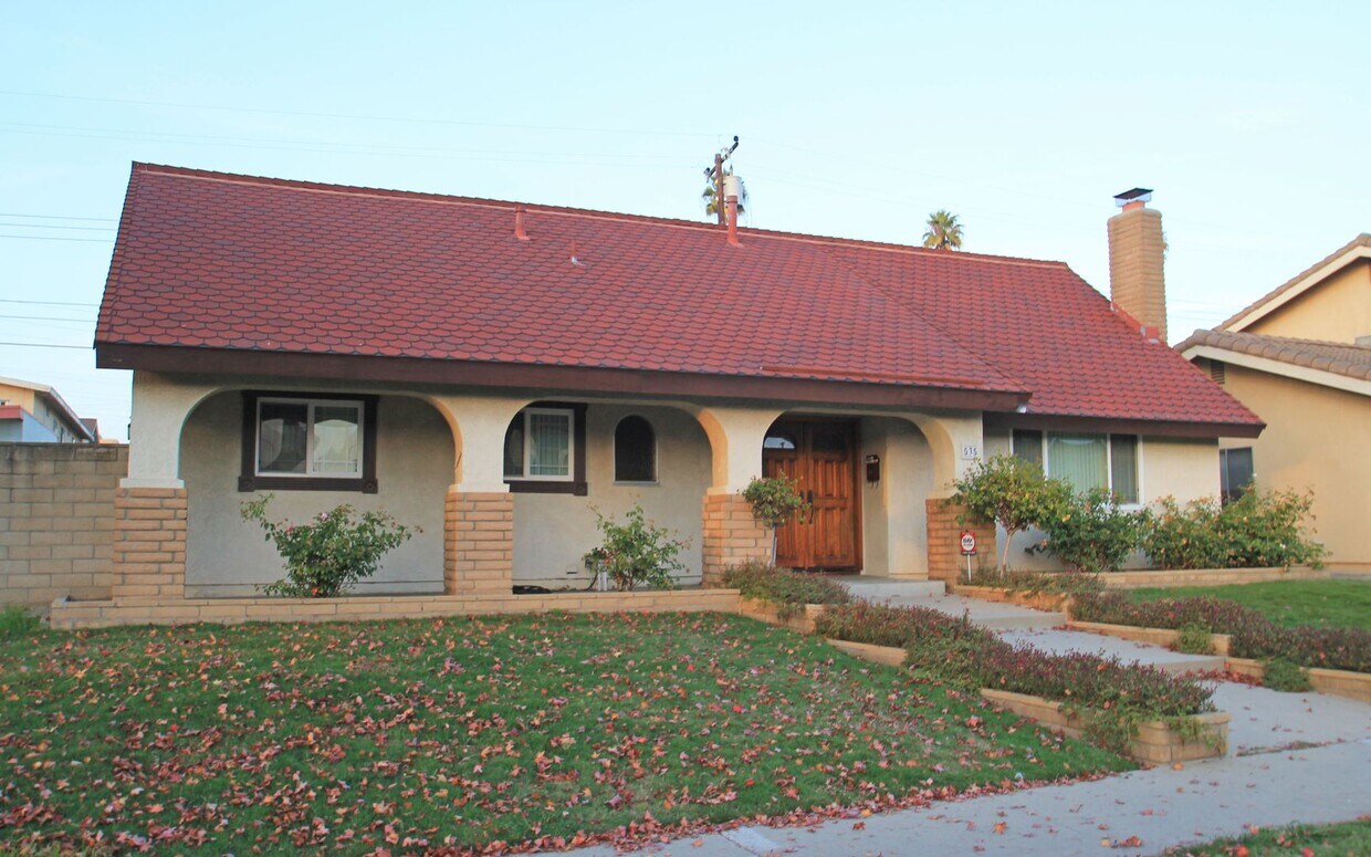 Primary Photo - This lovely North Oxnard 4 bedroom 2 bath ...