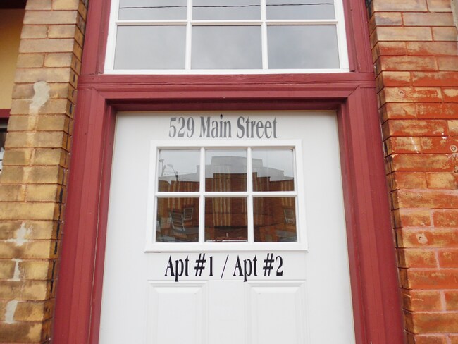 Building Photo - 529 Main St