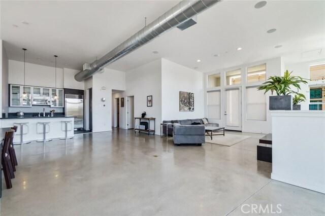 Foto del edificio - 281 N Sycamore St