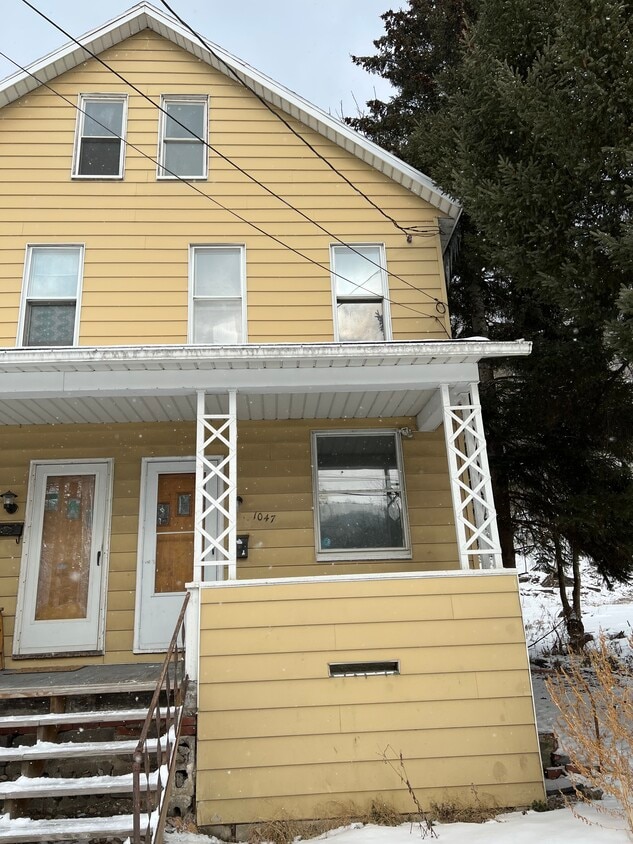 1047 Sunday St Unit 2, Johnstown, PA 15902 Apartments in Johnstown