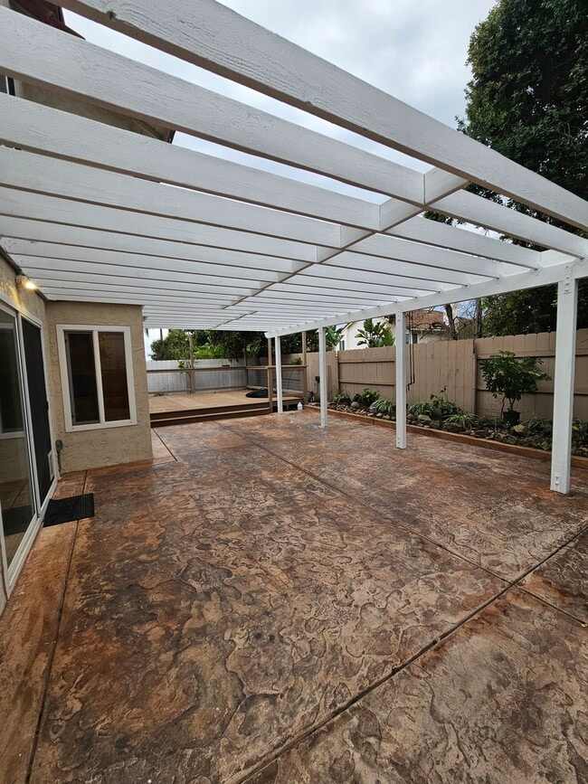 Foto del edificio - 12566 Salmon River Rd