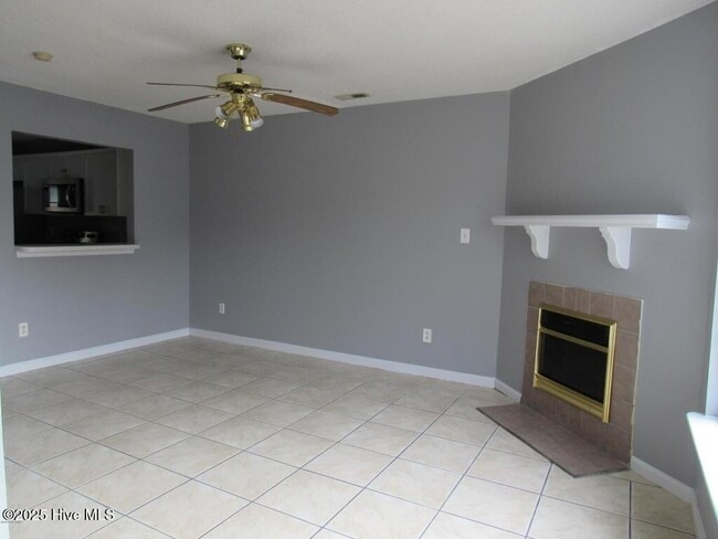 Building Photo - 1073 W Pueblo Dr