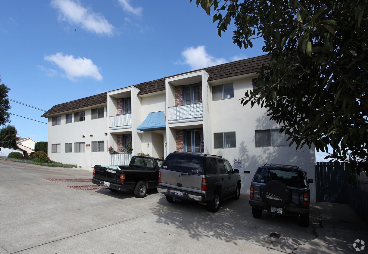 Building Photo - 2707 Camulos St