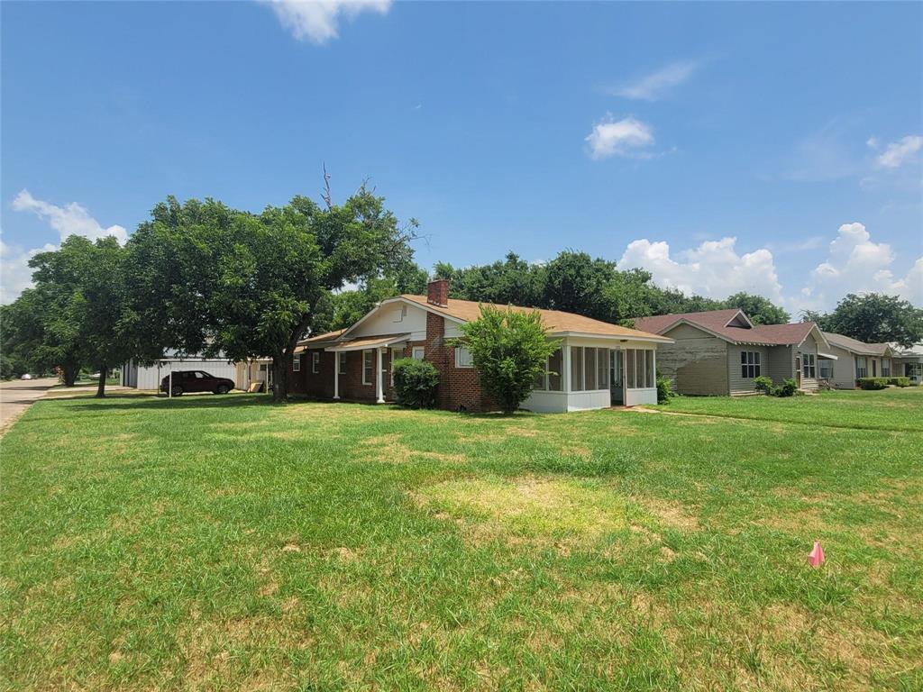 Primary Photo - 1720 Sandefer St