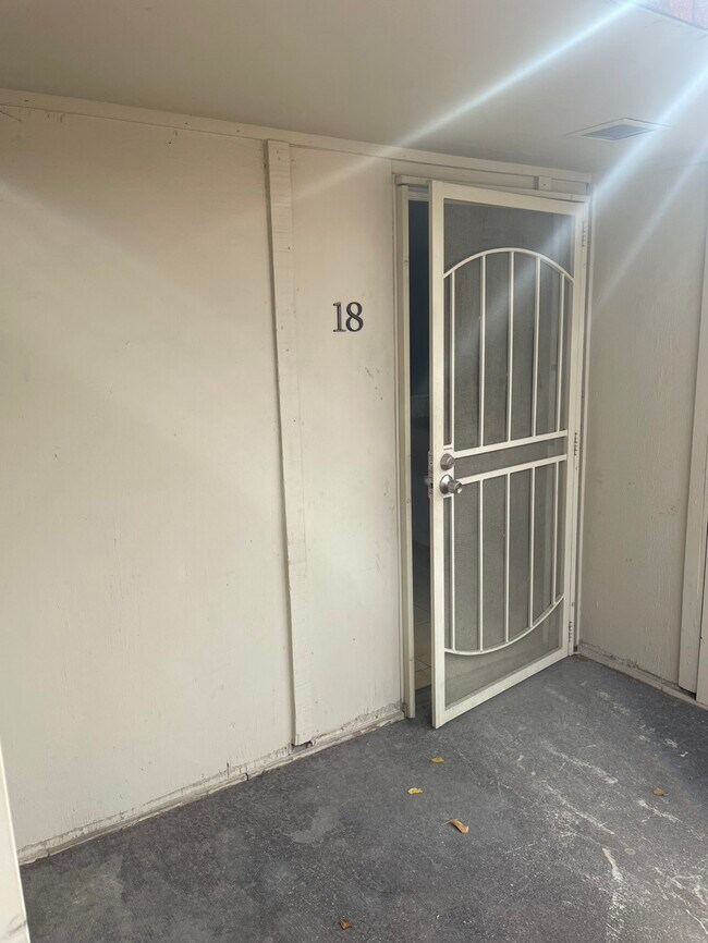 Foto del edificio - 840 King Richard Ave