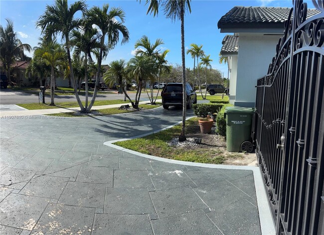 Foto del edificio - 709 SE 13th Terrace