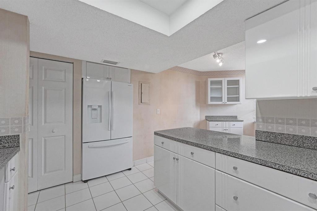 Foto principal - 9531 Seagrape Dr
