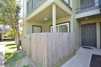 Building Photo - 18800 Egret Bay Blvd
