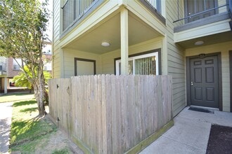 Building Photo - 18800 Egret Bay Blvd