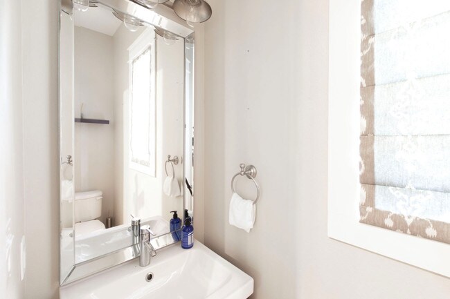 Foto del edificio - 614 Terrell Hill Dr