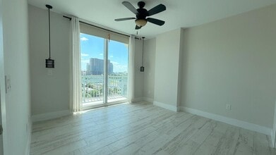 Building Photo - 403 S Sapodilla Ave