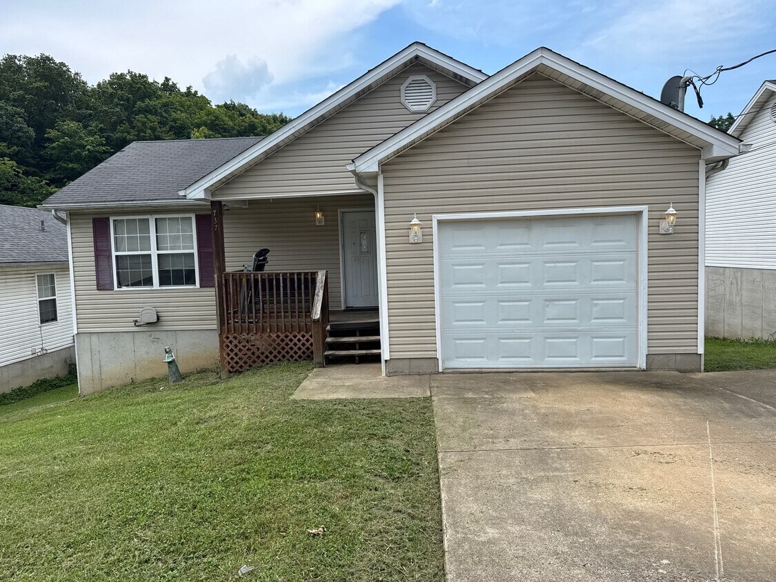 Building Photo - 737 Andra Dr