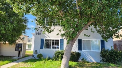 Building Photo - 988 El Camino Dr