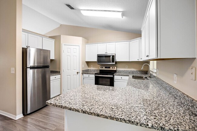 Building Photo - New Rental!