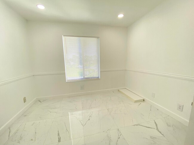 Building Photo - Alder Drive, West Palm Beach, FL 33417 - 2...