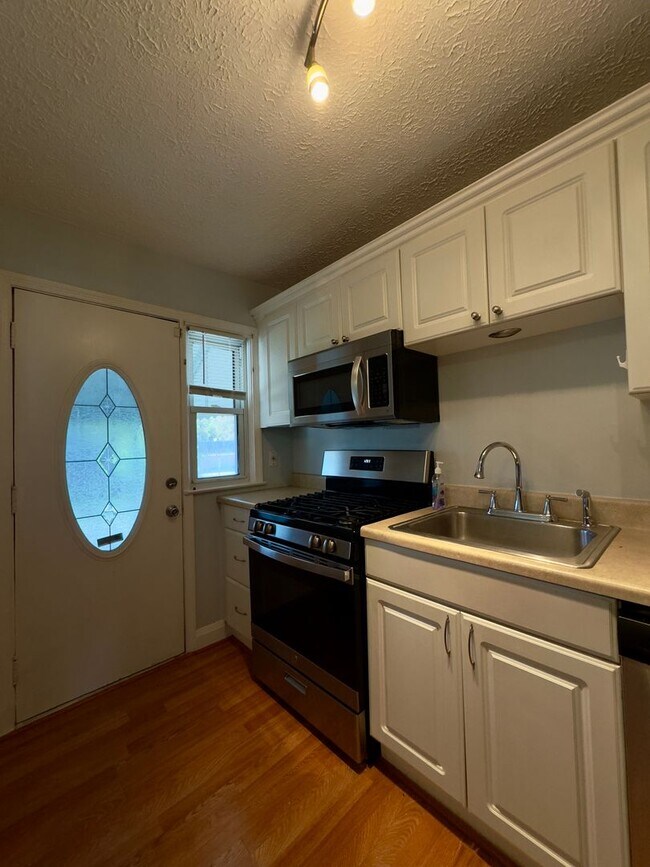 Building Photo - Charming 2Bed/2Bath in Morrell Park
