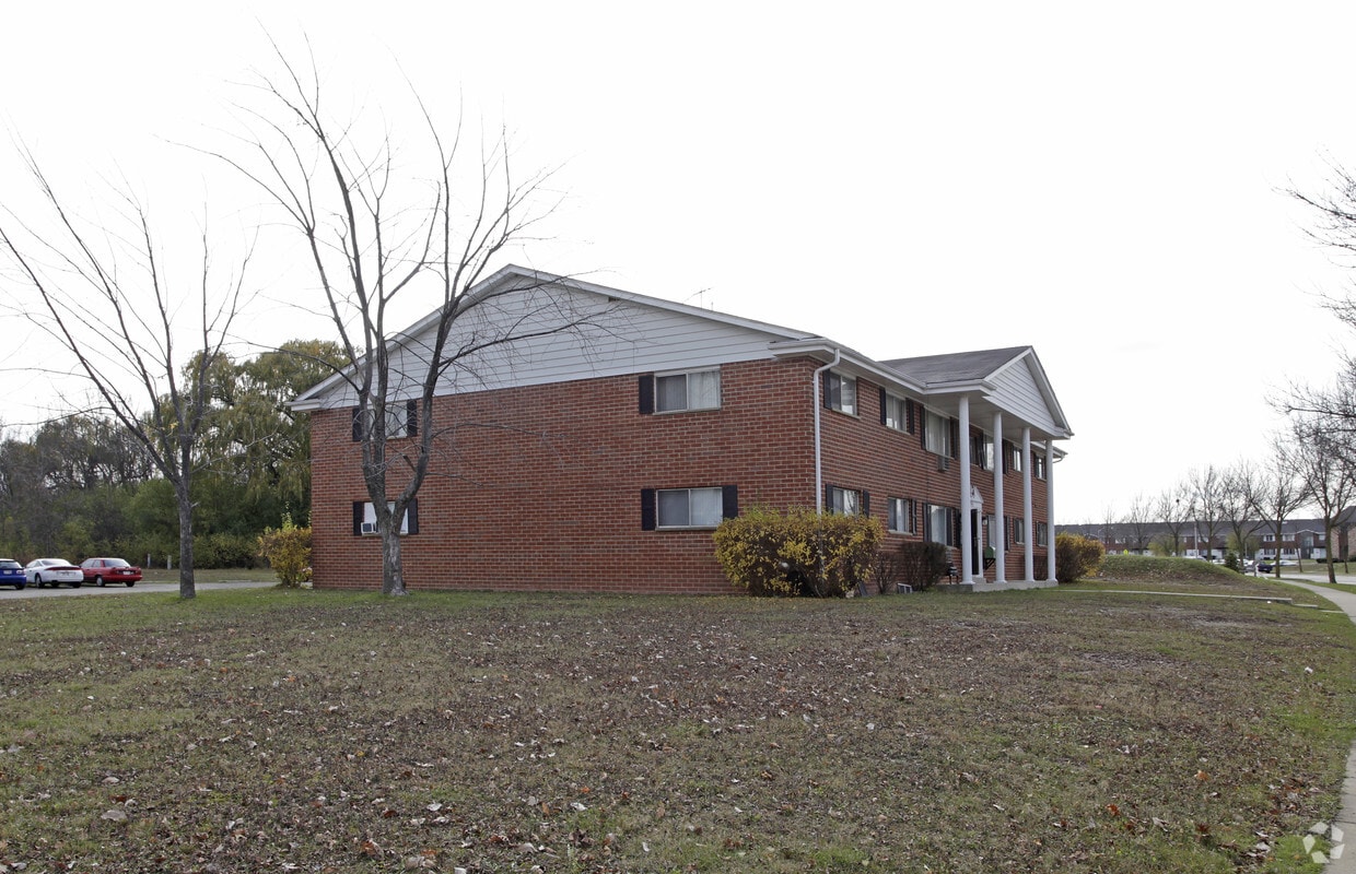 Building Photo - 8960 N 96th St