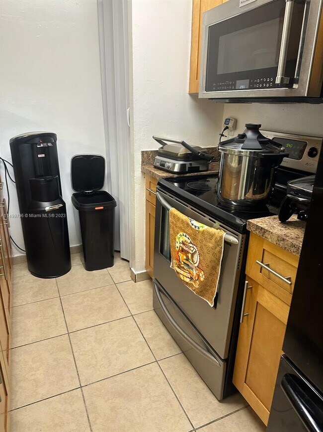 Foto del edificio - 2725 W 64th Pl