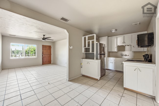 4Bed/2Bath House at Glendale Ave/19th Ave! Ready for Immediate Move-In! – RV GATE! NO HOA! - 4Bed/2Bath House at Glendale Ave/19th Ave! Ready for Immediate Move-In! – RV GATE! NO HOA!