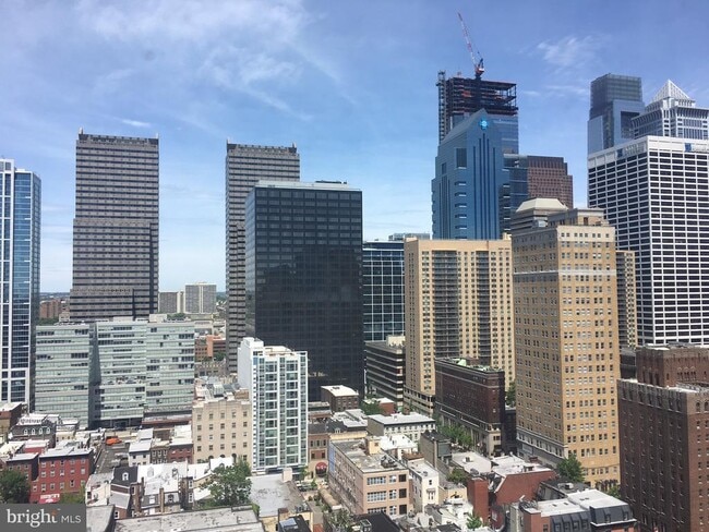 Building Photo - 2020 Walnut St