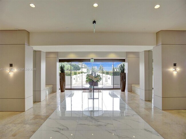 Photo - 1000 W Island Blvd House