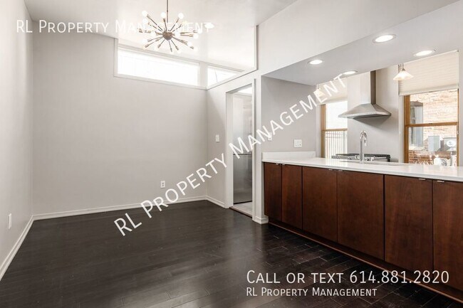 Foto del edificio - WAIVED APPLICATION FEE, 1/2 OFF FIRST FULL...