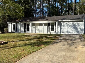 Building Photo - 1408 Suterland Rd