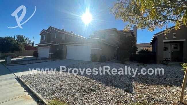 Building Photo - Freshly Rehabbed 4 Bedroom 3 Bath Home in ...