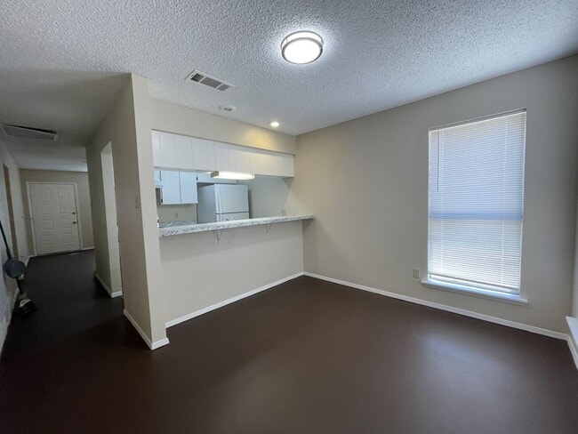 Building Photo - 2508 Lido Ln