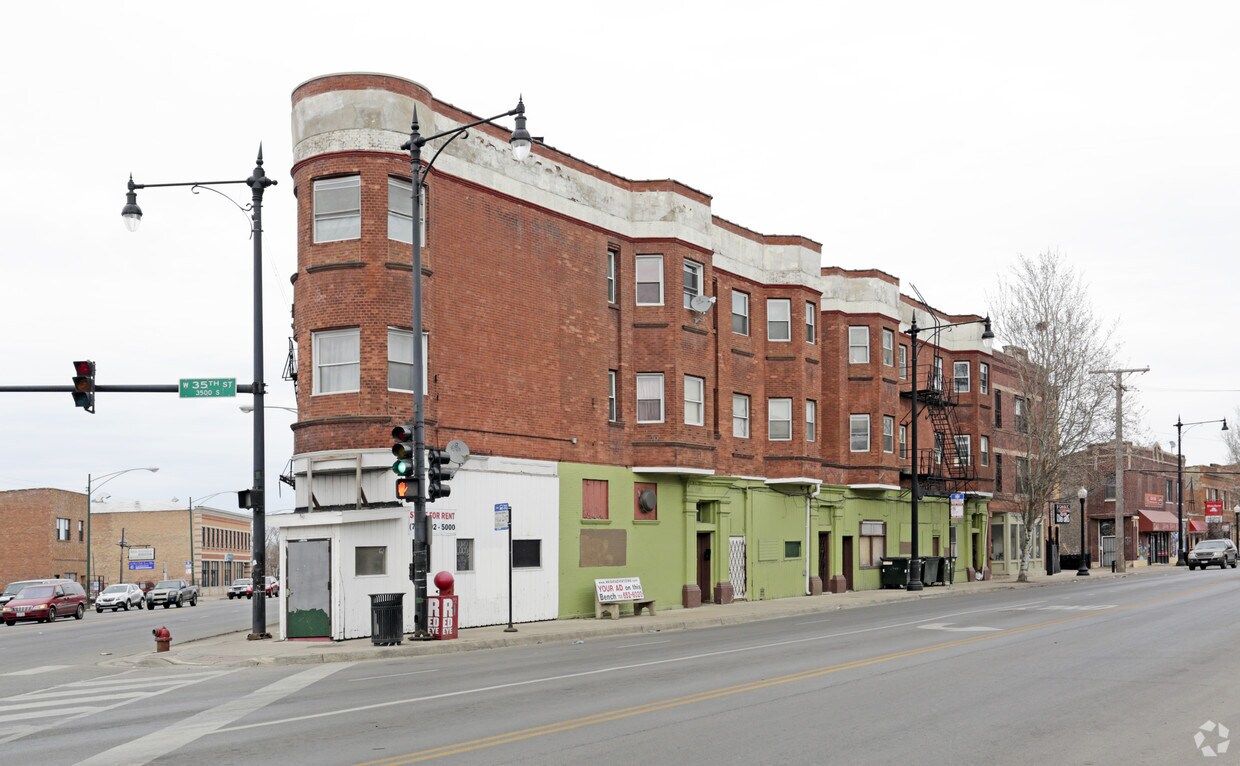 Foto principal - 3477-3481 S Archer Ave