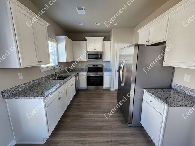 Building Photo - 147 Culver St