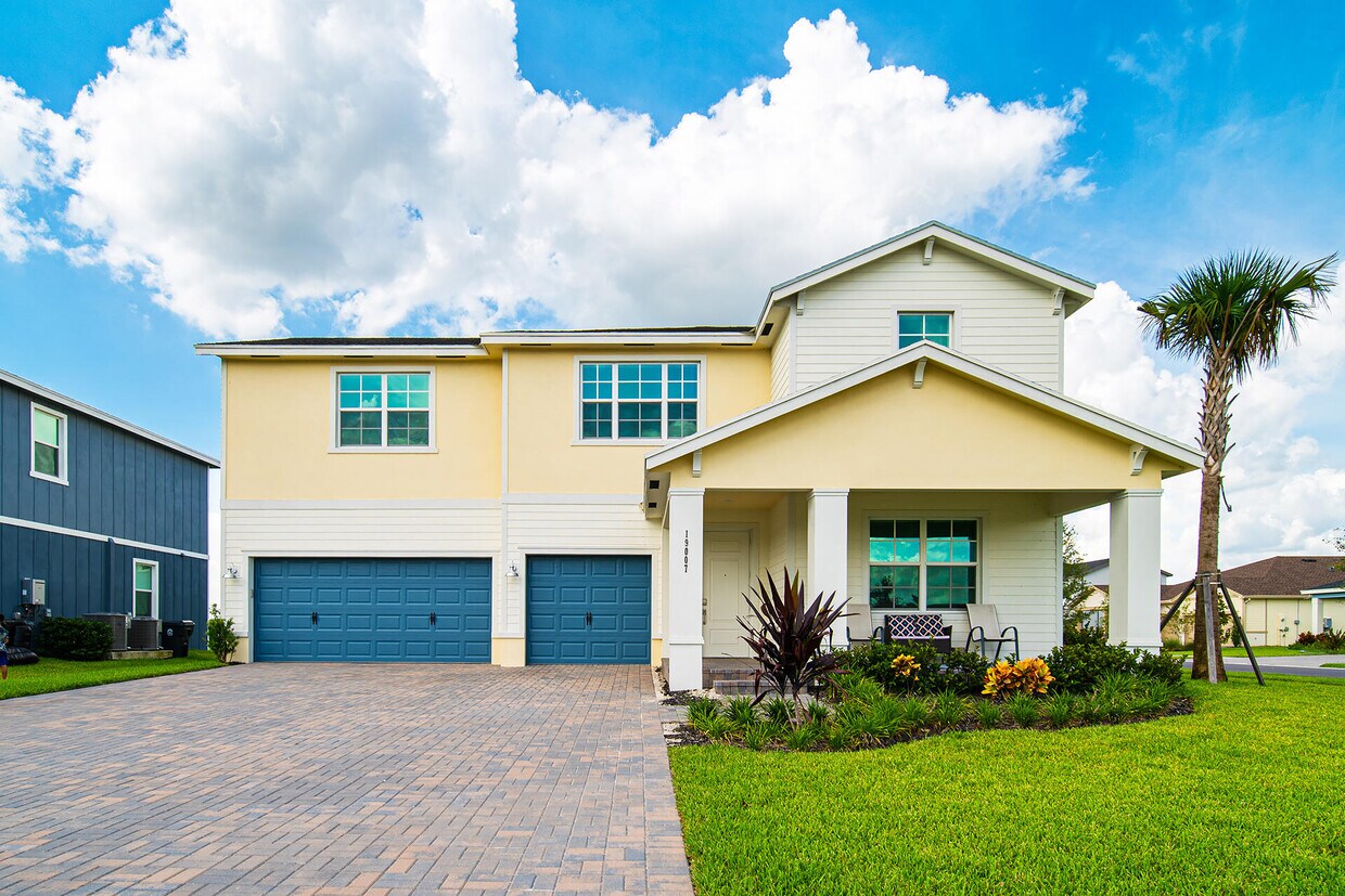 Foto principal - 19007 Broad Shore Walk