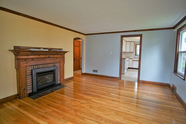 Building Photo - 28 Appleton St