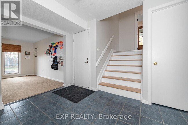 Photo du bâtiment - 1238 Barnwell Crescent