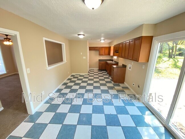 Building Photo - 567 Semple Ave