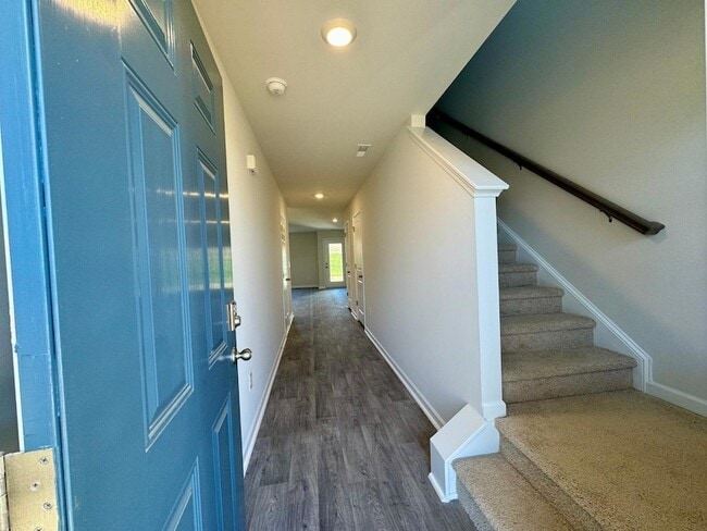 Building Photo - 149 Tributary Wy