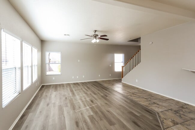 Foto del edificio - 2068 S Mcconnell Dr